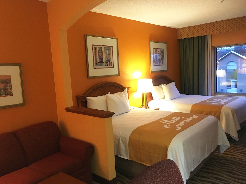 Days Inn & Suites by Wyndham Albany 16/48
