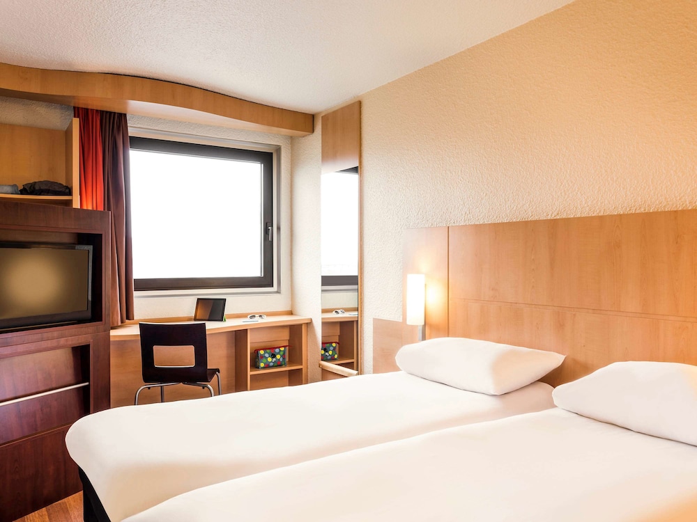 Ibis Paris 17 Clichy Batignolles 13/75