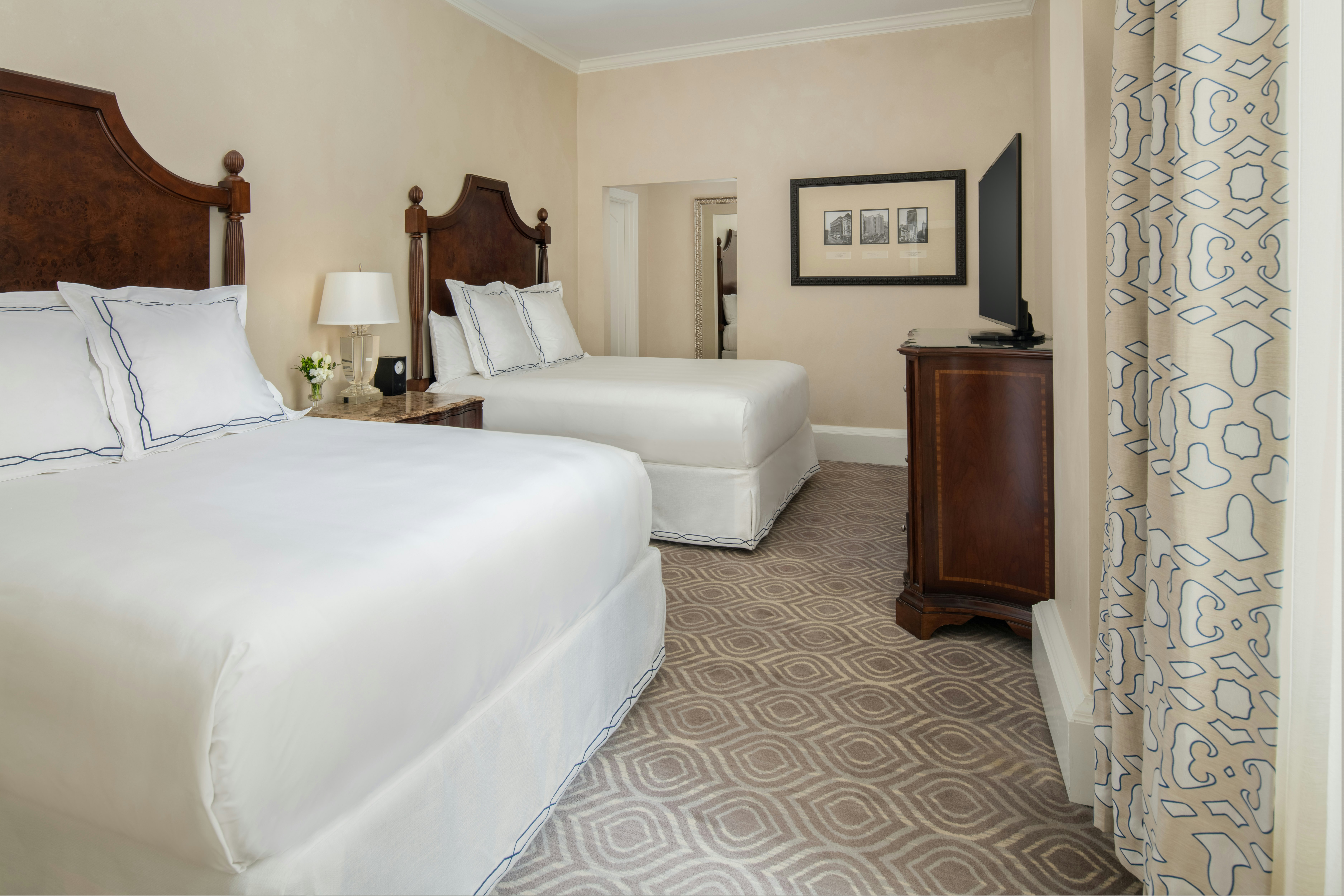 1 BEDROOM, SUITE, 2 QUEEN BEDS