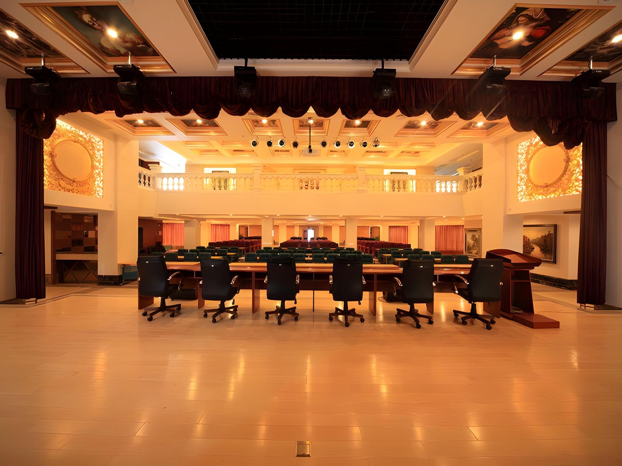 Xinglong Old Banyan Hotel 12/19