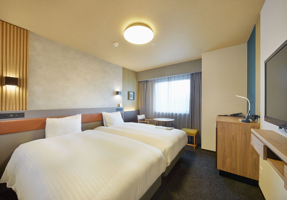 ROOM, TWIN BEDS, CORNER, SMOKING