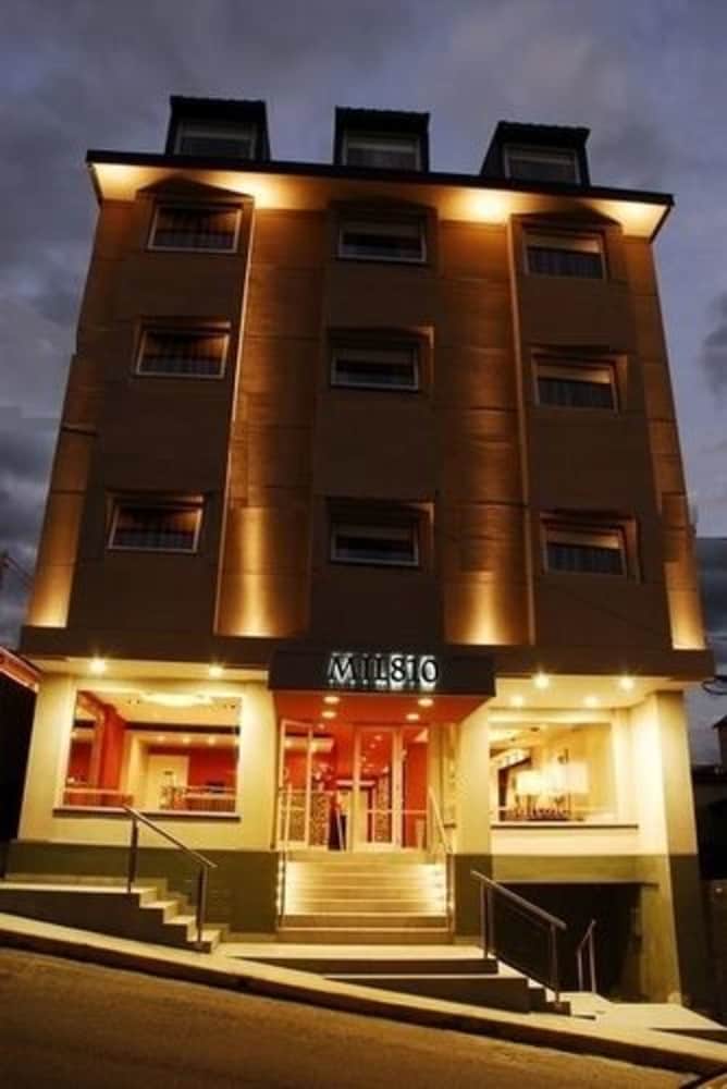 Mil 810 Ushuaia Hotel 1/67