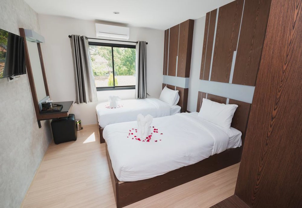 The Y Smart Hotel 11/28