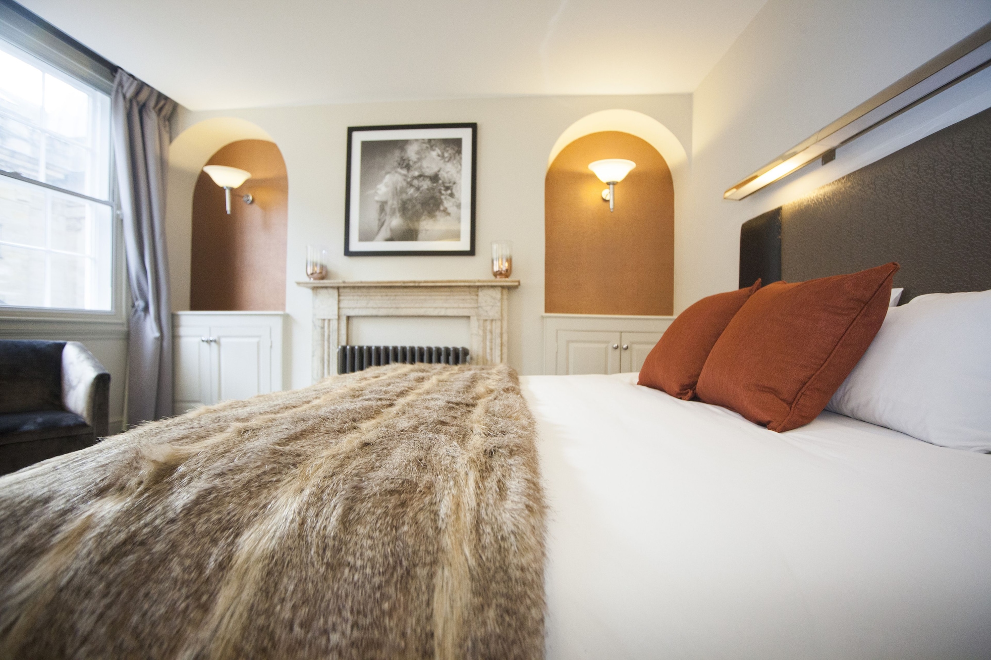 SUPERIOR, SUITE, KING BED