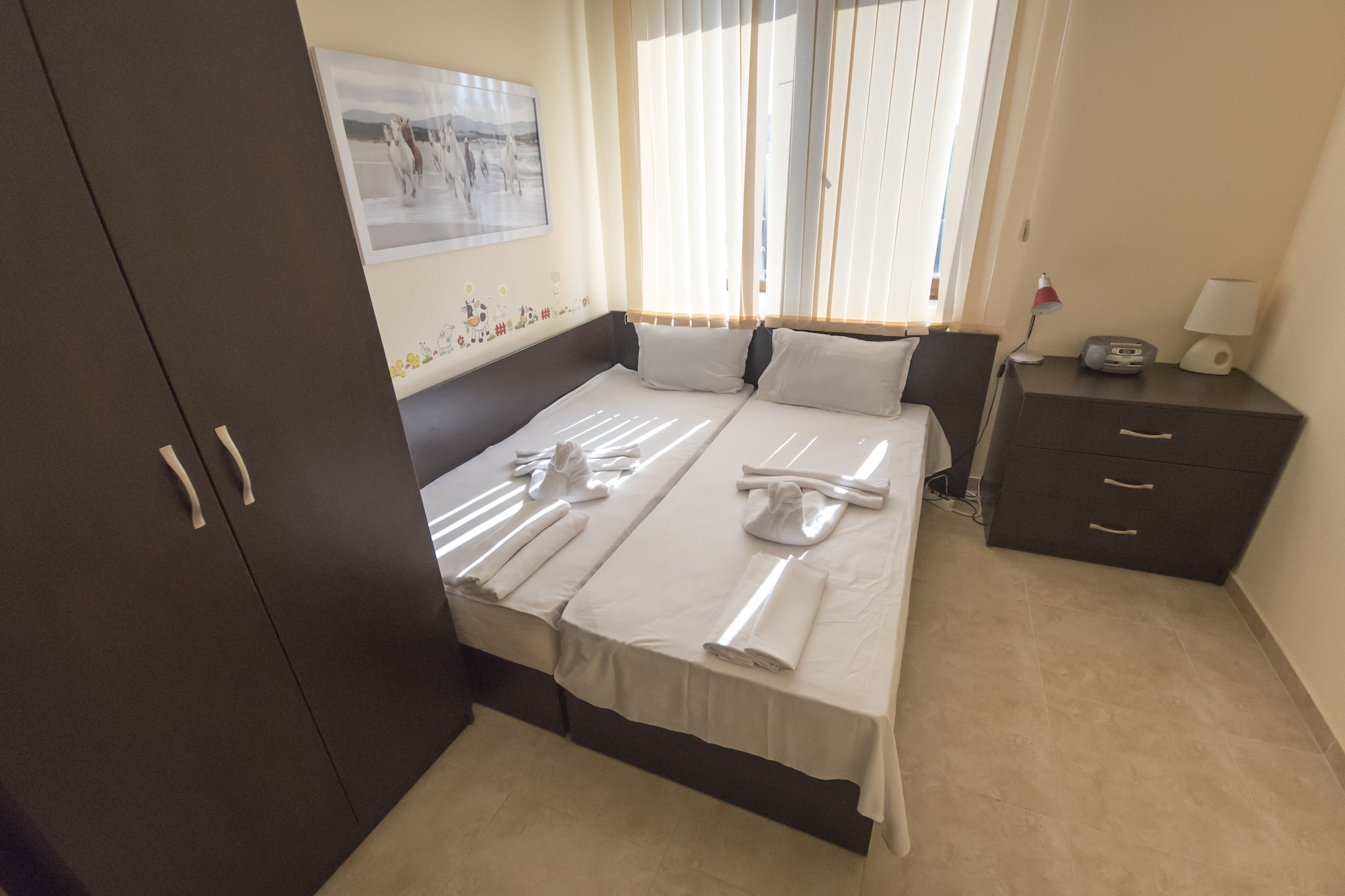 شقة كلاسيكية بسريرين منفصلين بشرفة بغرفتي نوم مع أريكة، Apollon Apartments 4/5