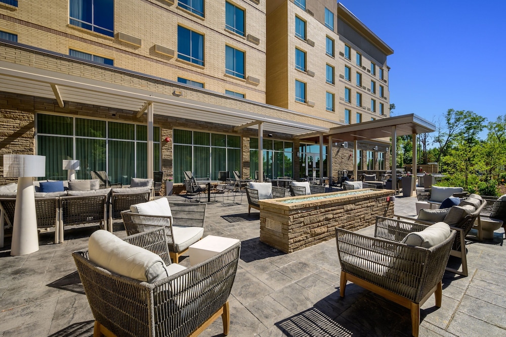 Courtyard by Marriott Raleigh Cary Crossroads 21/38