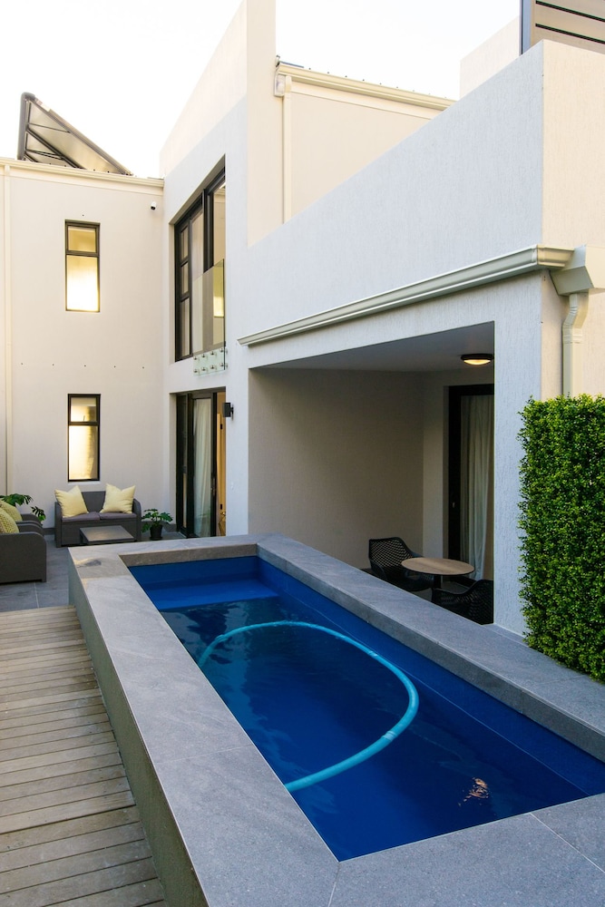 Central Beach Villas 25/28