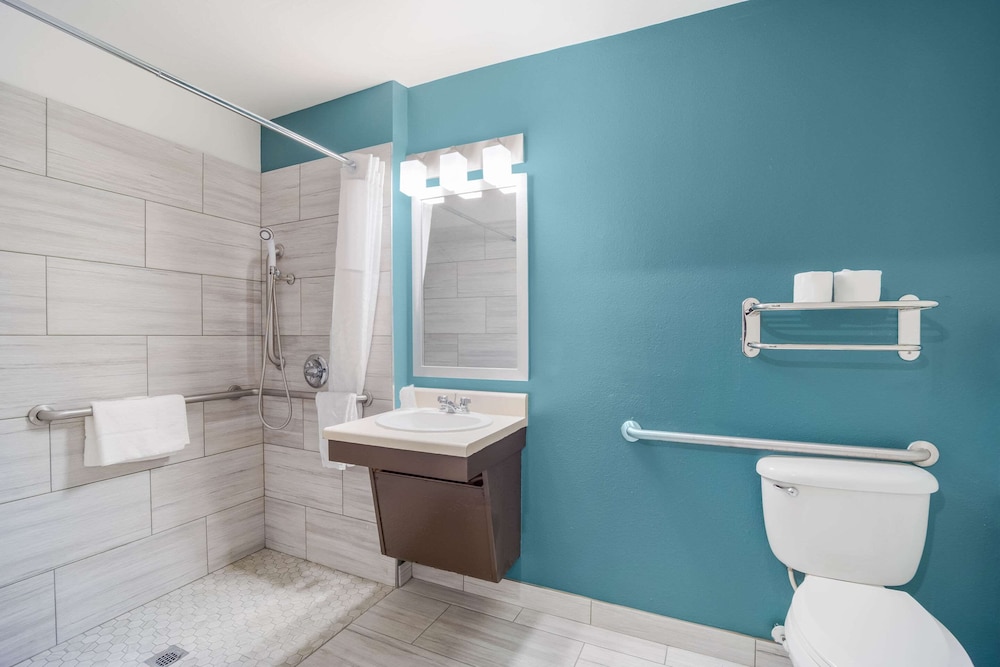 WoodSpring Suites North Charleston Airport I-526 25/32