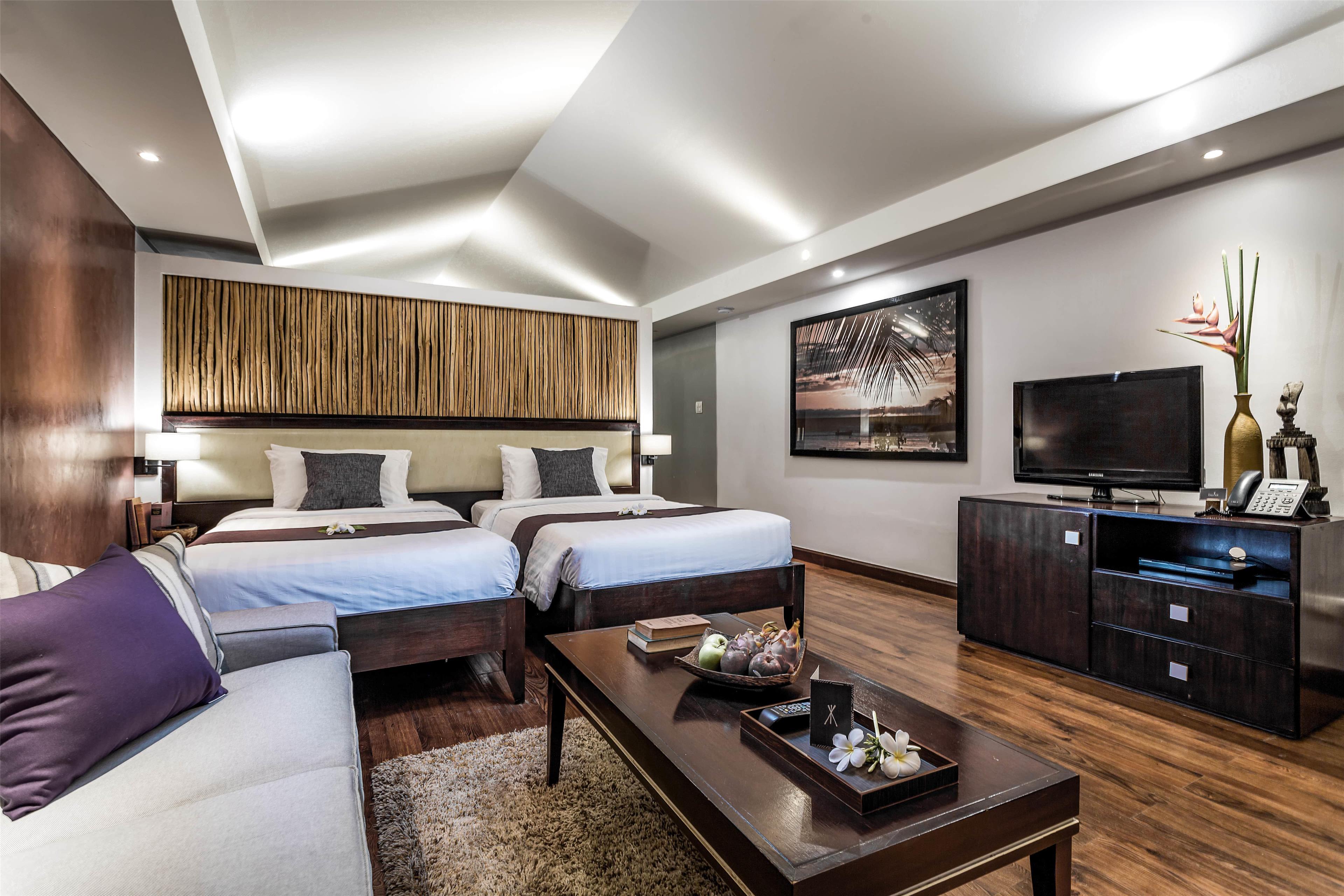 Suite, Outdoor Jetted Tub