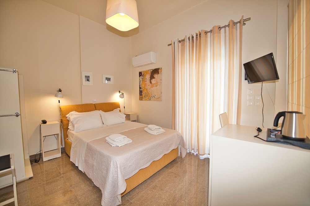 Marini Luxury Apartments And Suites 14/75
