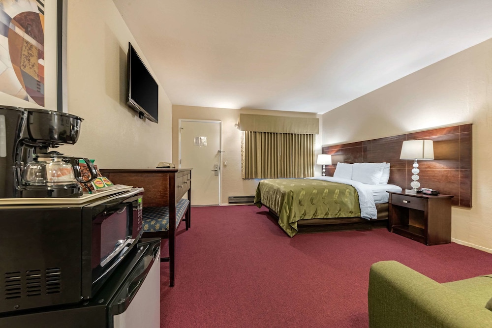 Scottish Fairway Inn 24/37