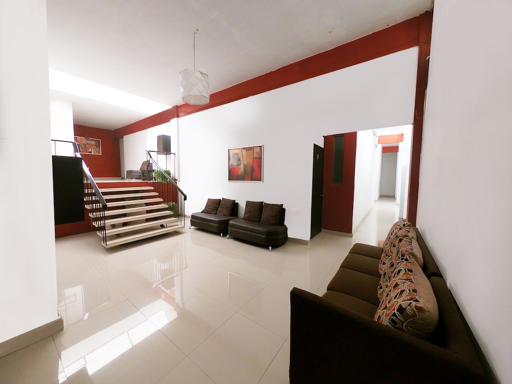 Oyo Hotel Plata 8/16