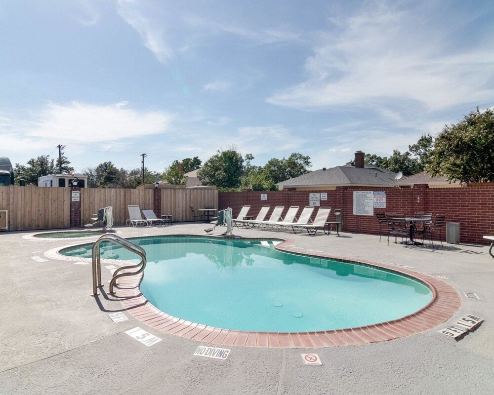 Quality Suites Midland North Loop 250 58/63