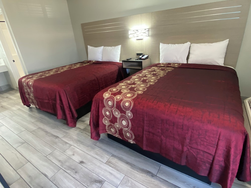 Mayfair Inn Ontario Airport 16/35