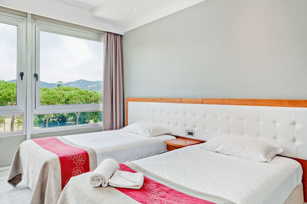 Italiana Hotels Florence 46/71