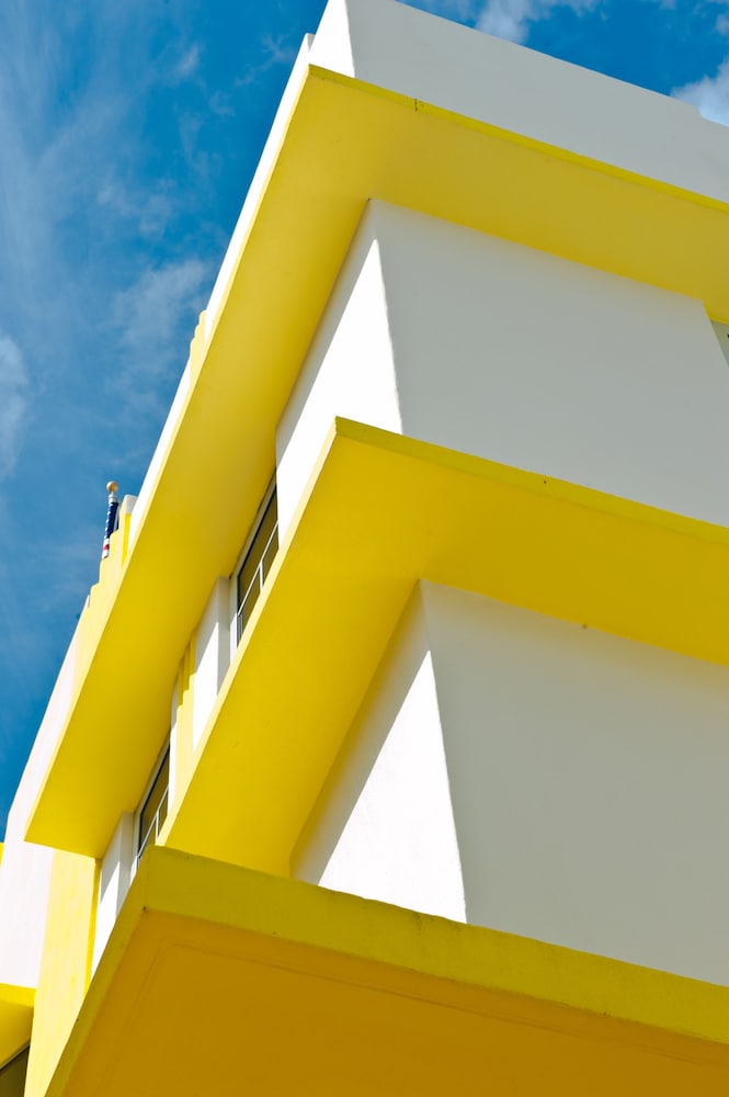 Leslie Hotel Ocean Drive 6/66