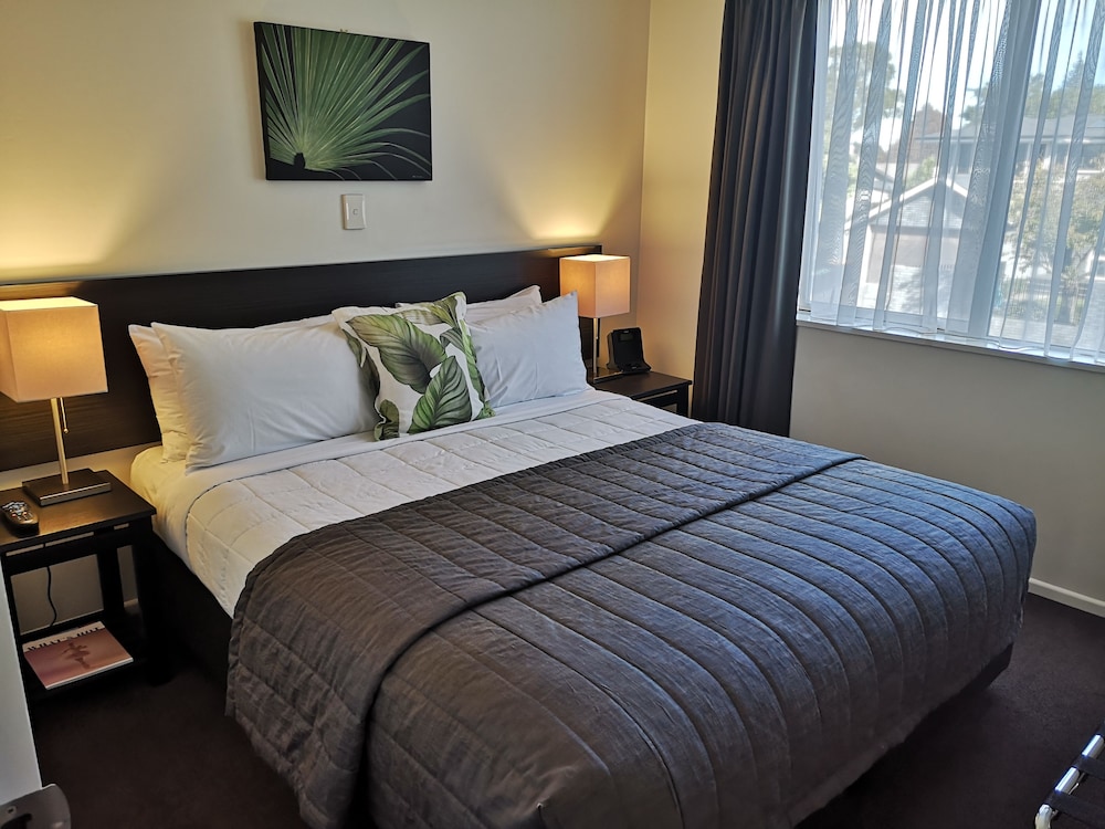 3 BEDROOMS, APARTMENT