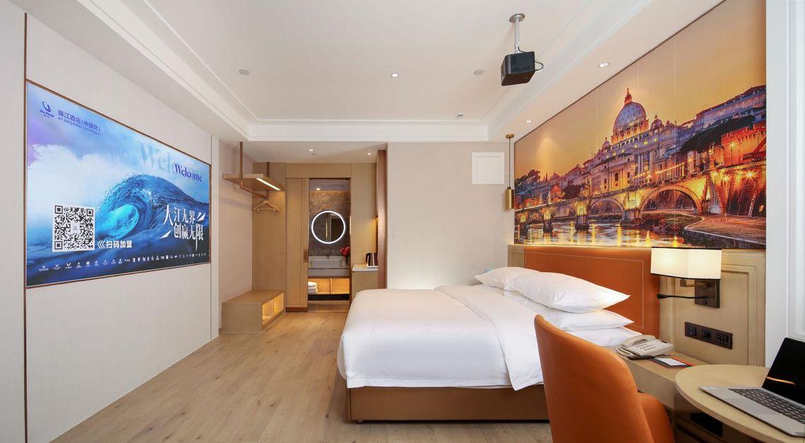 Vienna Hotel (Xi'an Qujiang Datang never night city) 19/40