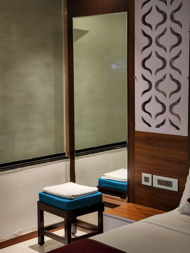 Hotel Preethi International 27/50