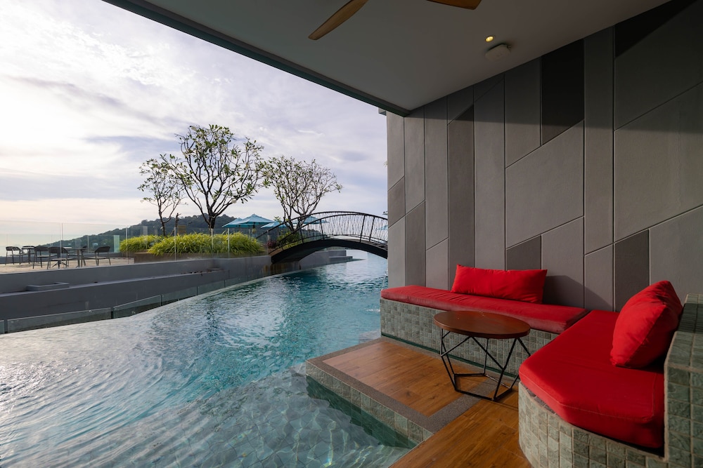Crest Resort and Pool Villas 33/50