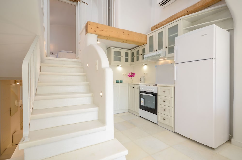 Naxian Queen Luxury Villas And Suites 9/77