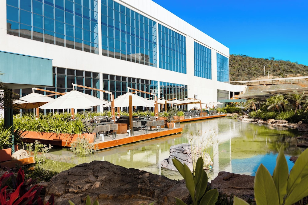 Taua Hotel e Convention Alexania 43/44