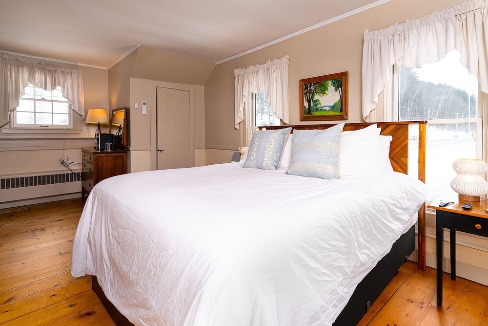 Spruce Peak, Premium, King Bed, Mountain View