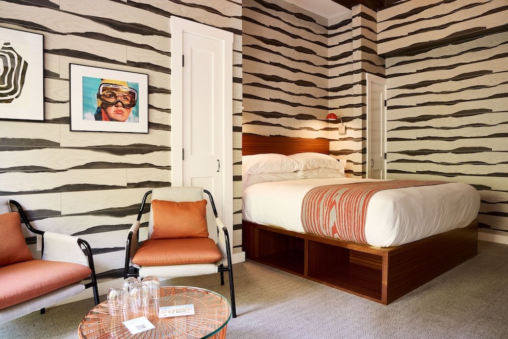 Summit, King Bed