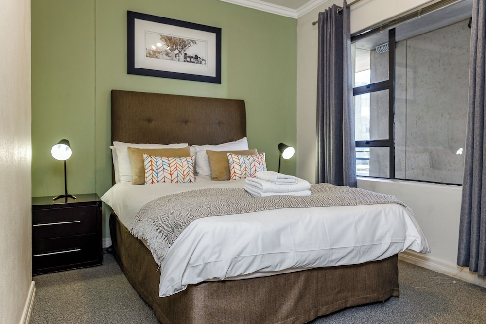 Westpoint Executive Suites - Apartments 19/70
