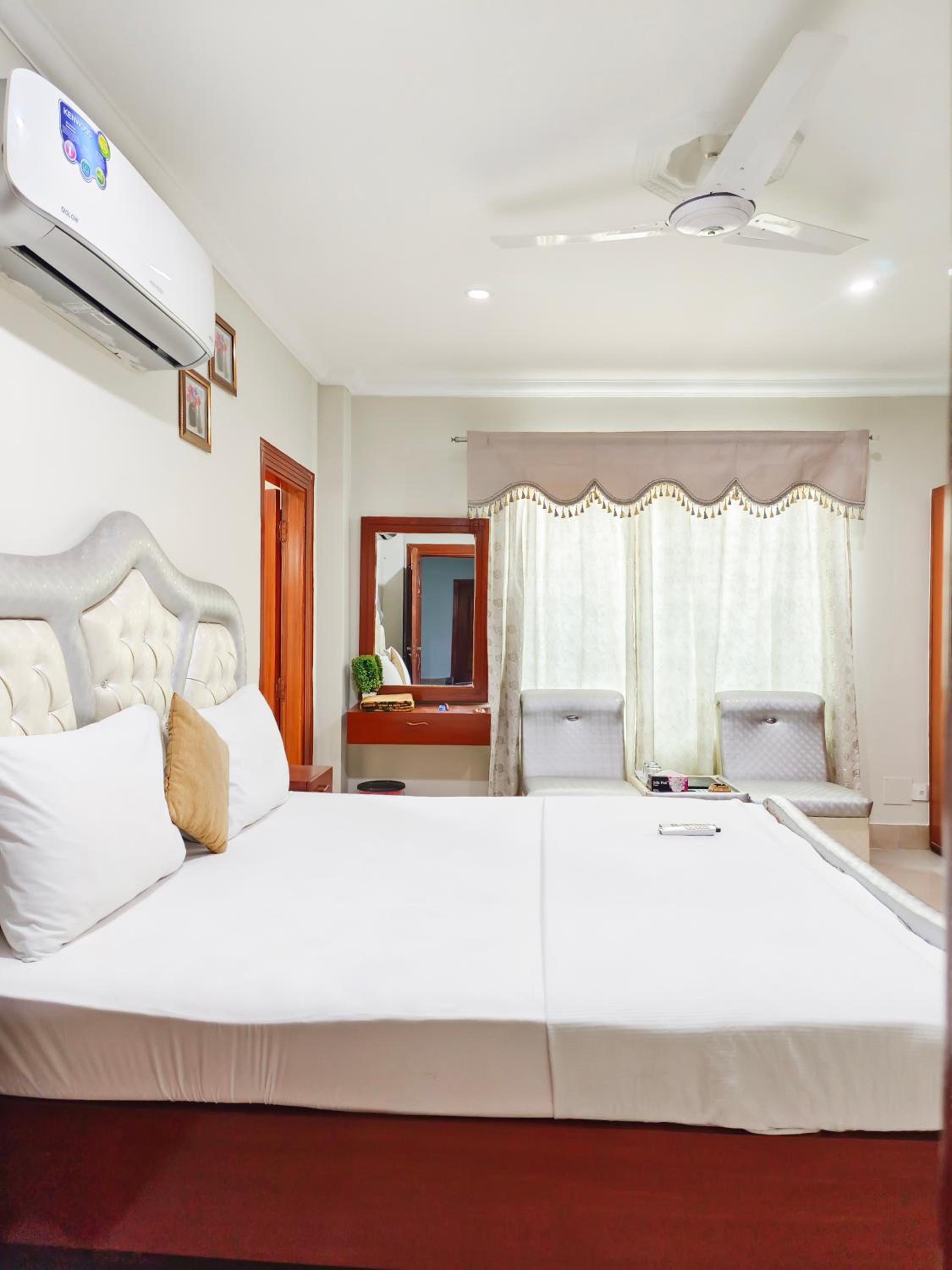 Hotel Crown Inn 18/46