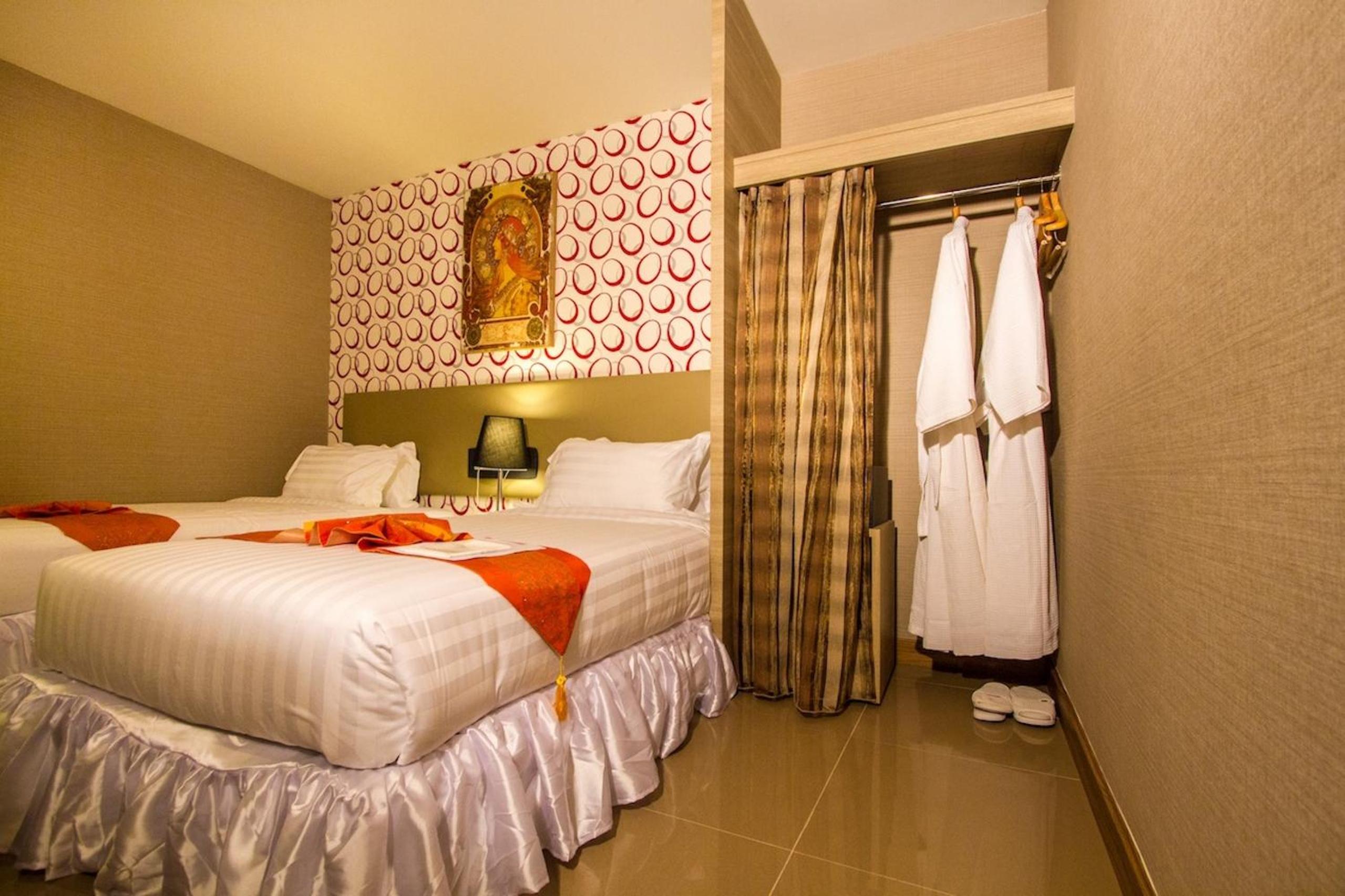Room, Twin Beds
