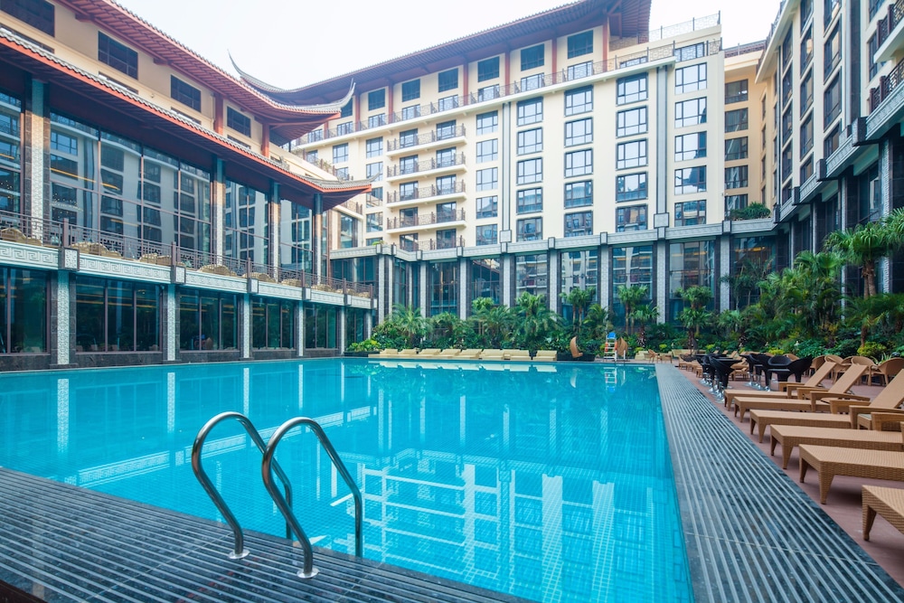 Grand Bravo Hotel 5/63