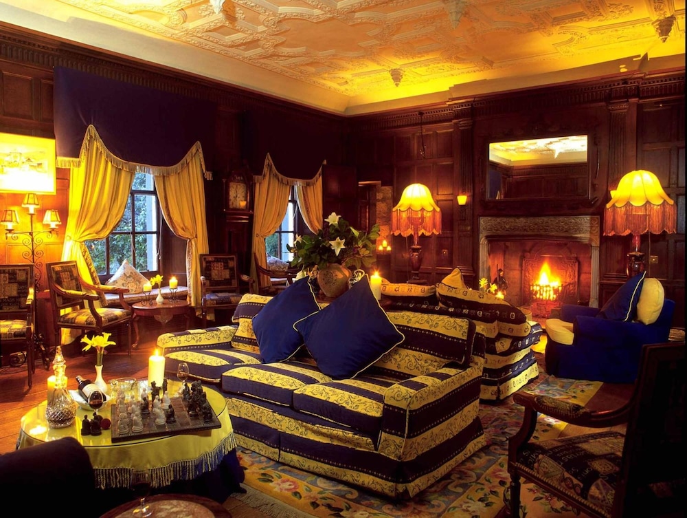 ROMAN CAMP HOTEL 44/72