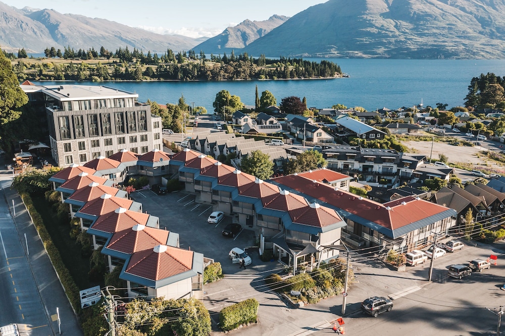 Blue Peaks Lodge and Apartments 52/63