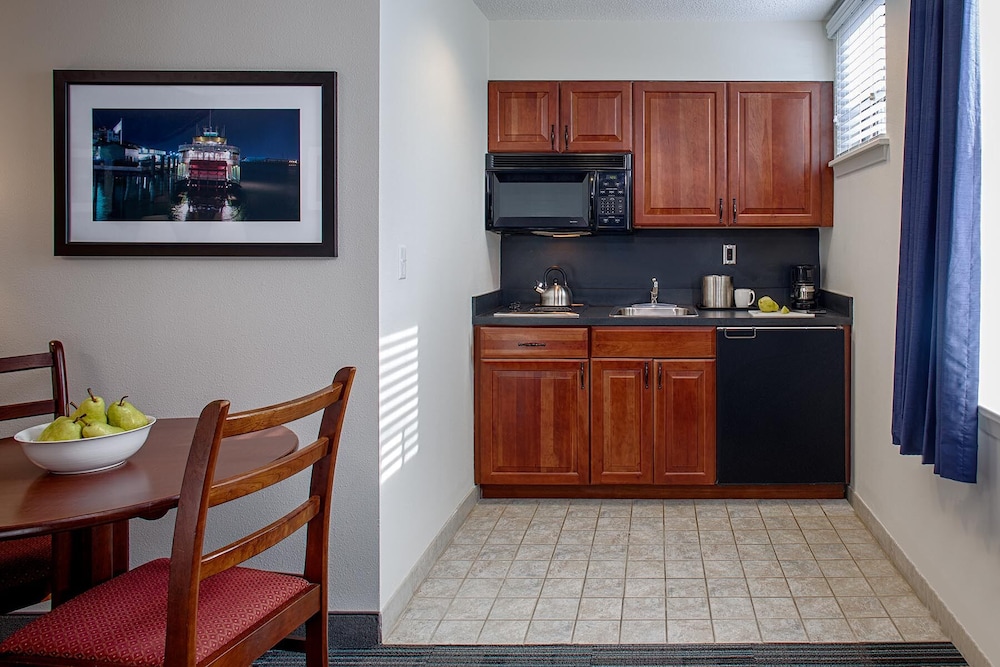 Federal City Inn & Suites 11/34
