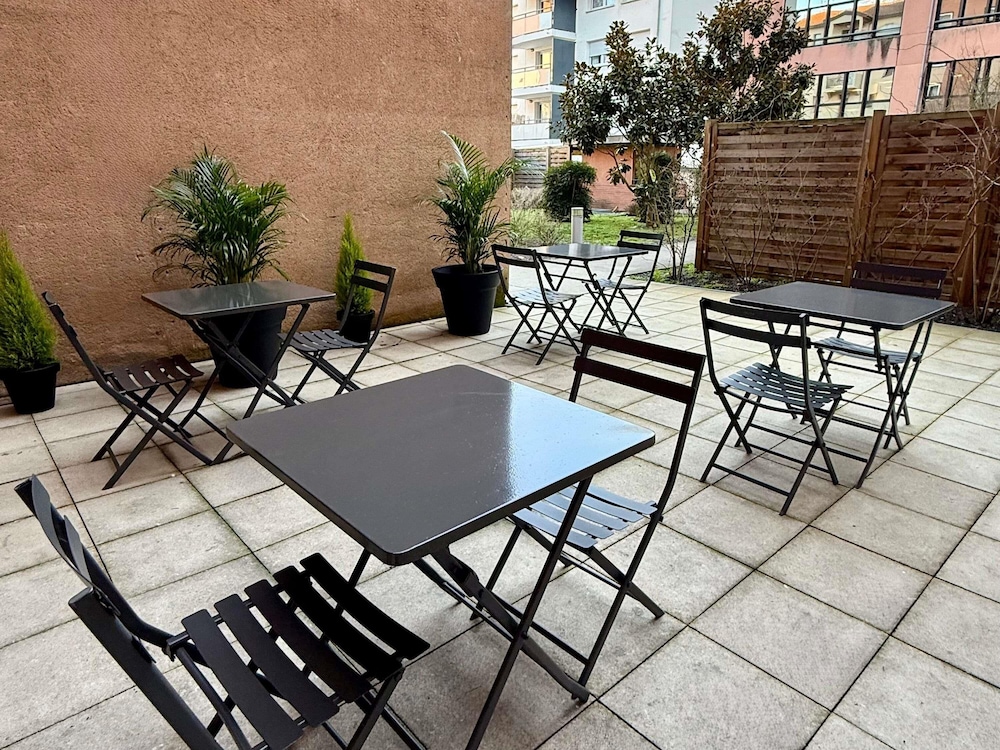 restaurant cafeteria