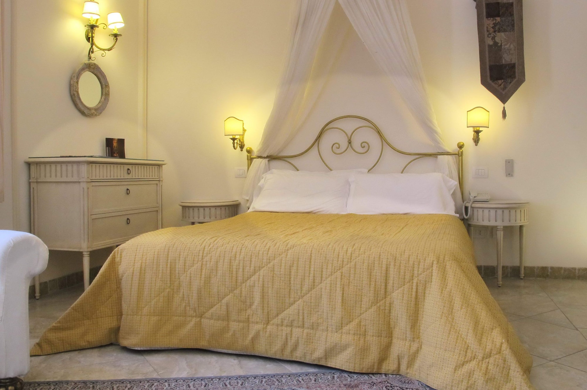 ROOM, DOUBLE AND TWIN BEDS, ACCESSIBLE