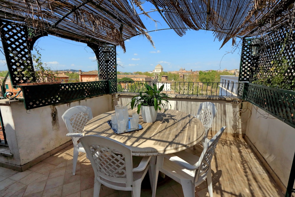 Rione Trastevere apartment 12/25