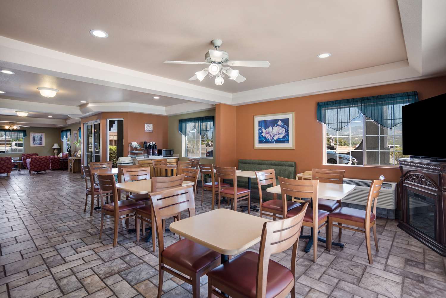 SureStay Hotel by Best Western Ukiah 12/17