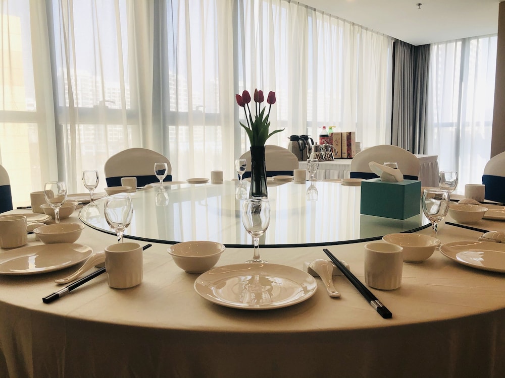 Holiday Inn Express Linyi North New District 35/47