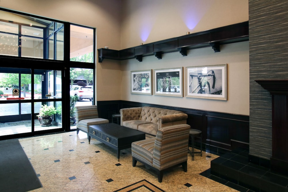 Oxford Suites Downtown Spokane 26/55