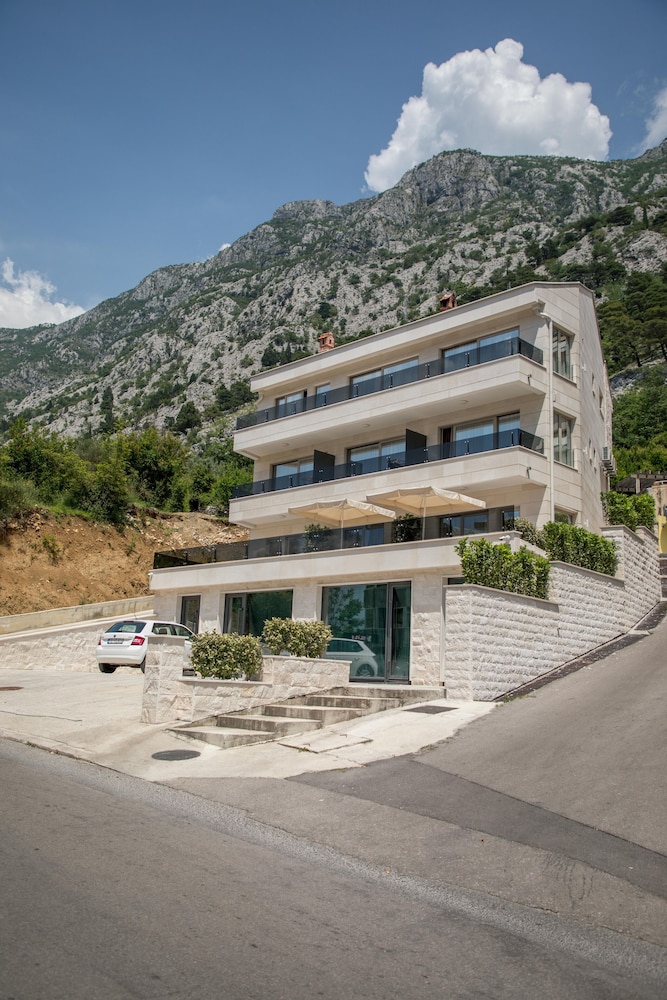 Casa Nuova 4/50