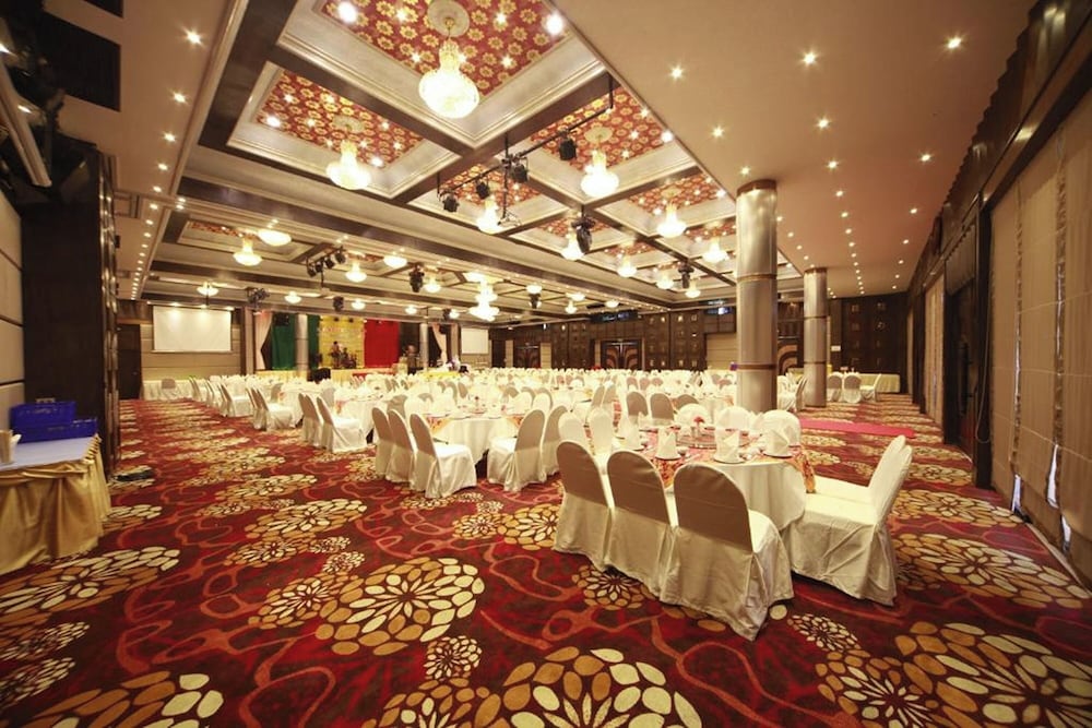 RueanPhae Royal Park Hotel 46/50