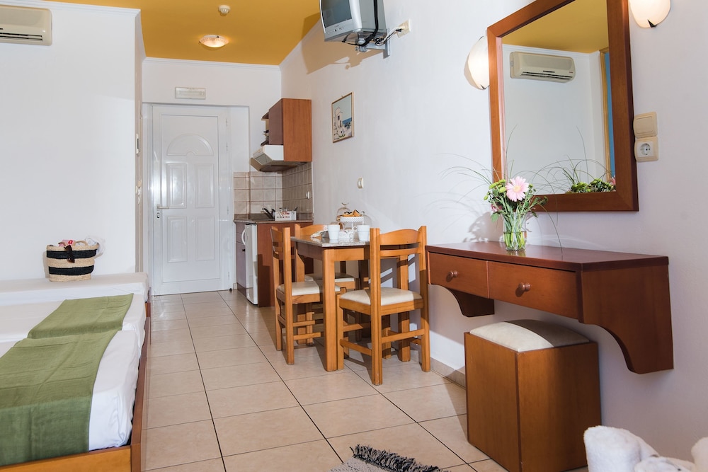 Yiannis Manos Hotel Resort 26/50