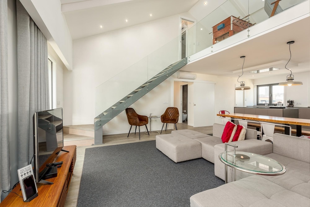 Your Opo Central Apartments 39/50