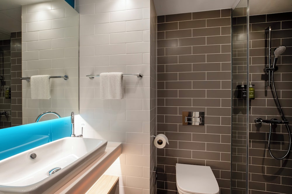 Holiday Inn Express Liverpool Central an IHG Hotel 28/30