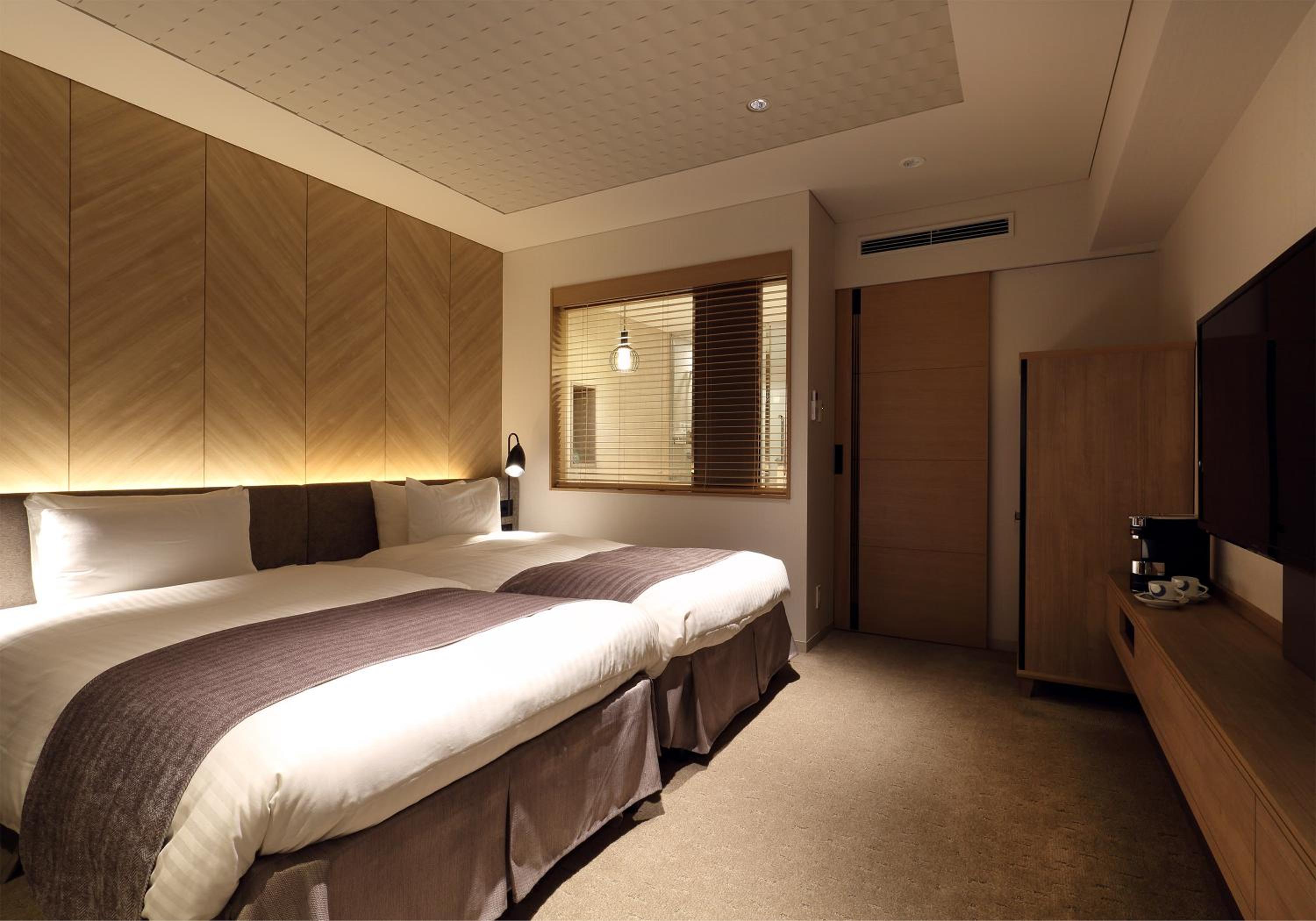 Hollywood, Triple, 3 Beds