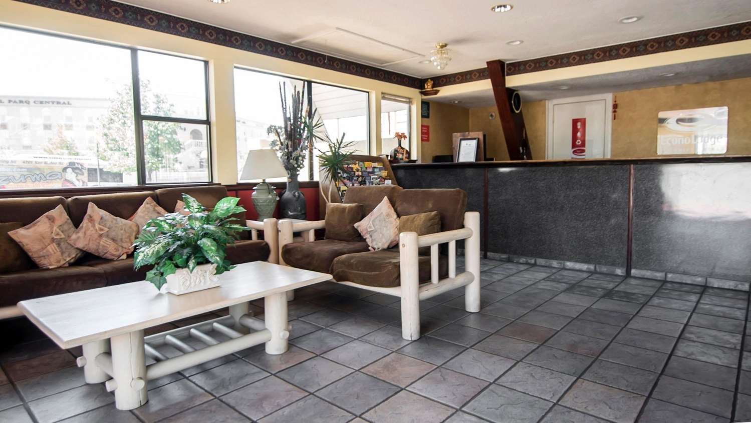 Super 8 by Wyndham Albuquerque Downtown 5/15