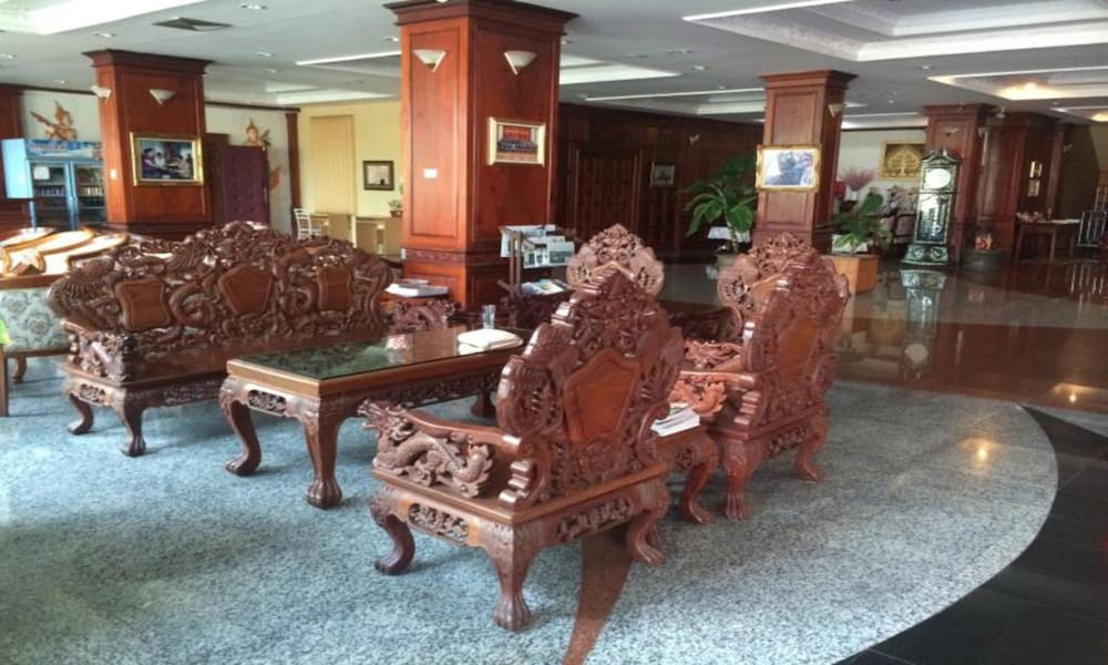 Angkham Hotel 32/46