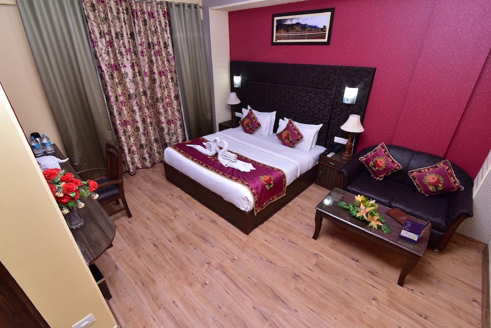 HOTEL THE GRAND MAMTA 5/23